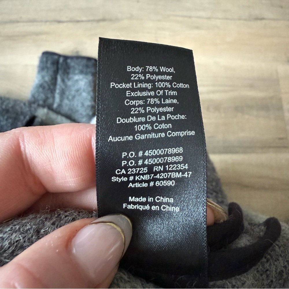 Aritzia Wilfred Free grey Off Duty plaid wool sweater jacket - Small - Picture 8 of 8